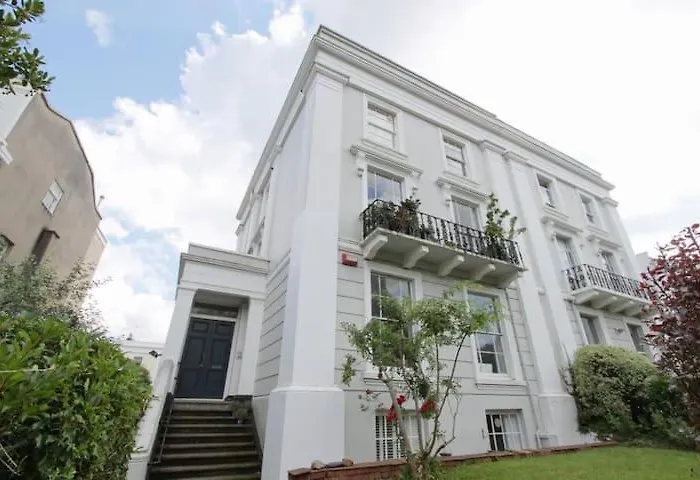 Private Office Room In Clifton With Free Parking