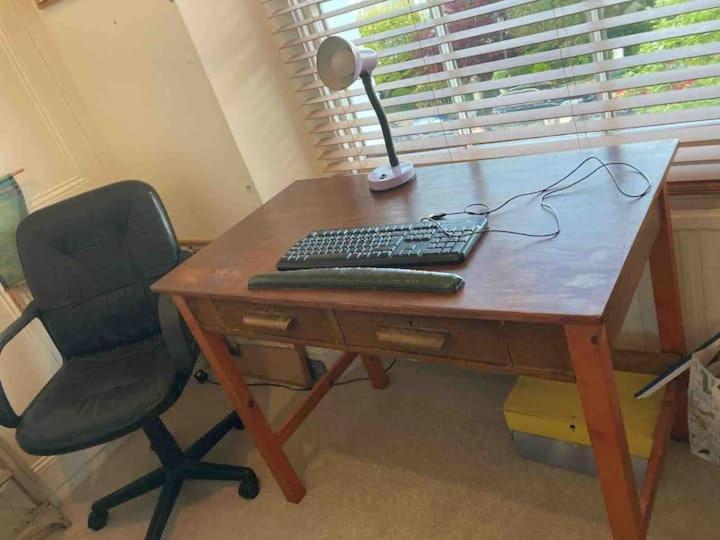 Homestay Private Office In Clifton With Free Parking *