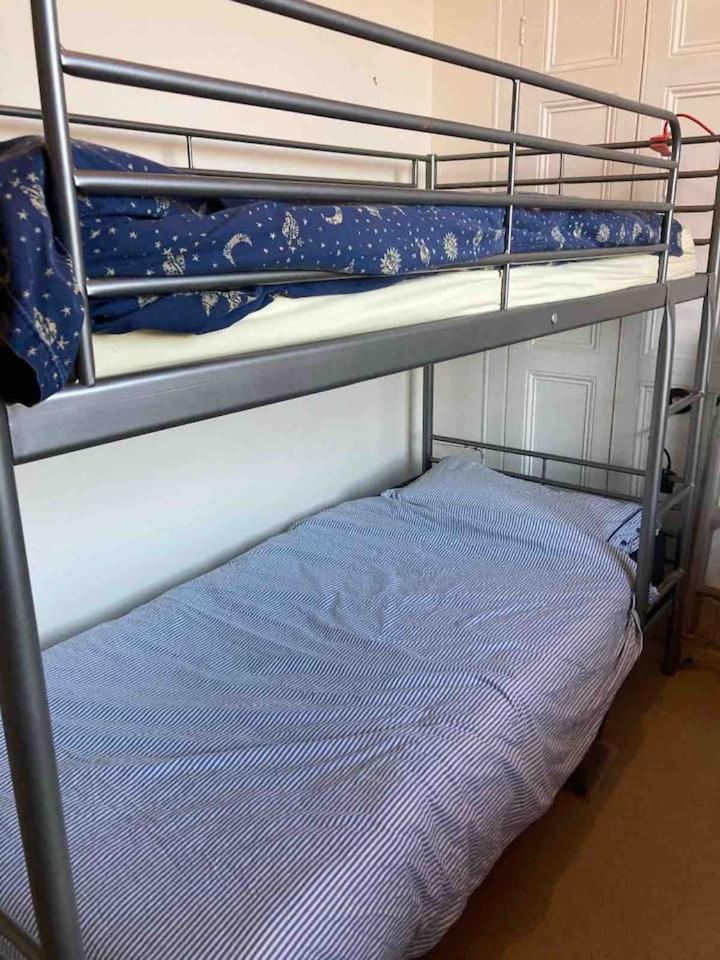 Homestay Private Office In Clifton With Free Parking *